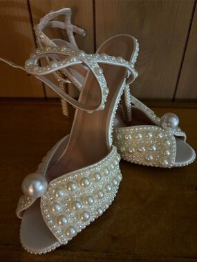 Pearl-Embellished Women's Strappy Heels in Ivory